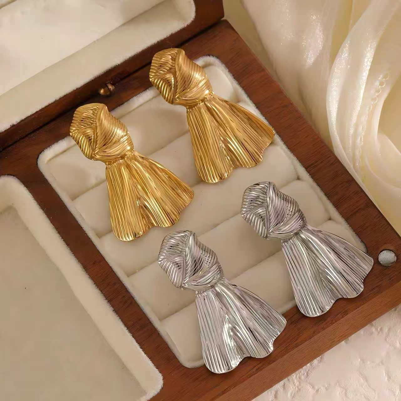 Golden Knot Earring