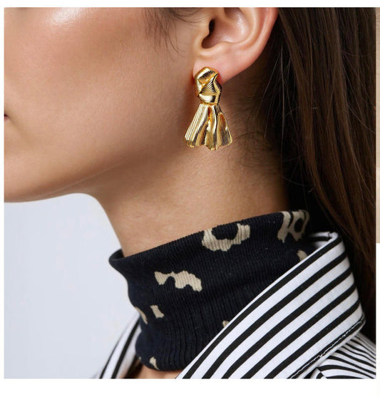 Golden Knot Earring